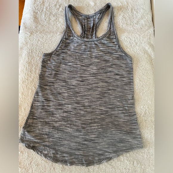 Lululemon Yogi Everyday Tank - Picture 4 of 12